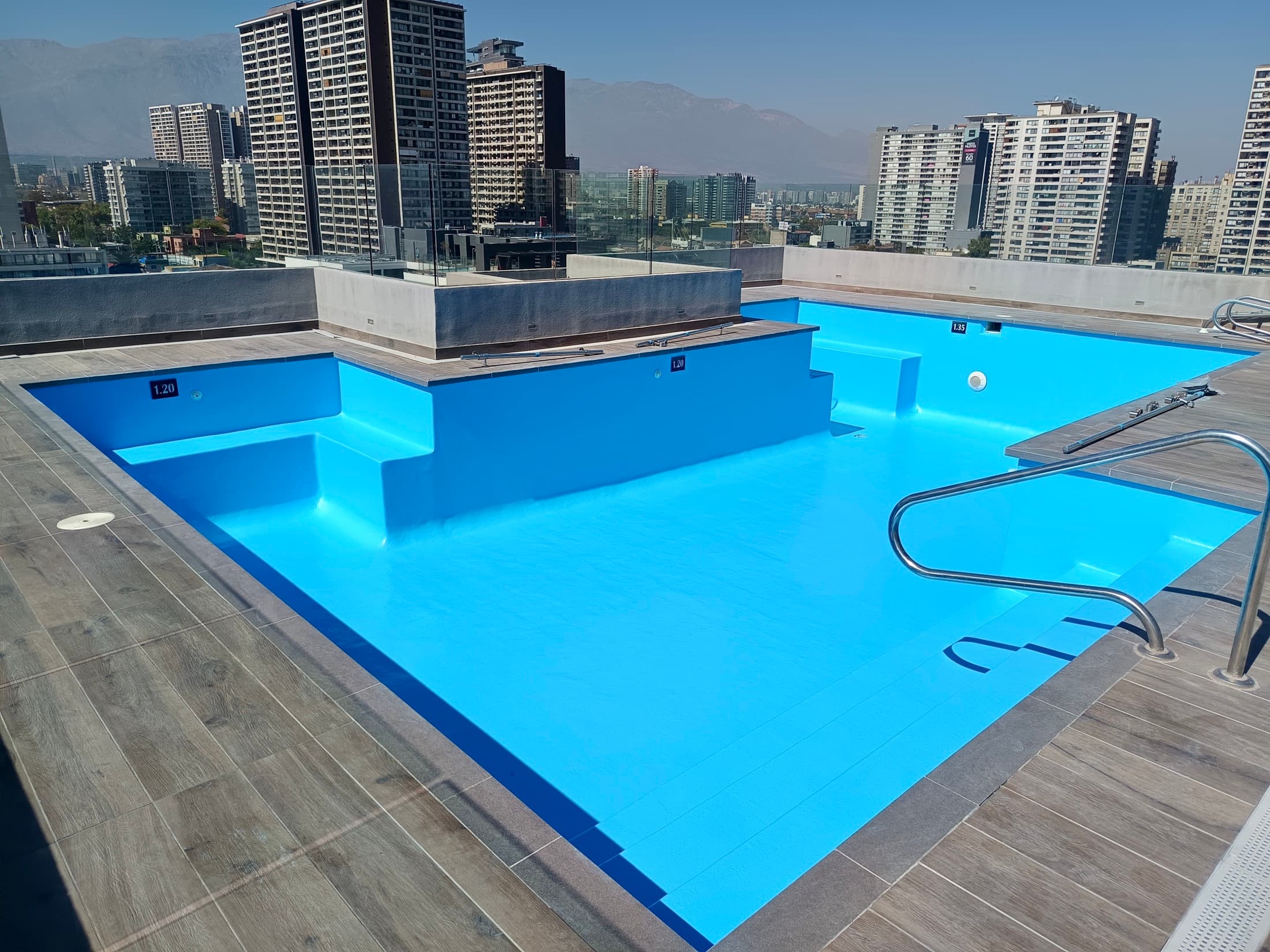 Nueva vida para una comunidad de edificio en Santiago Centro