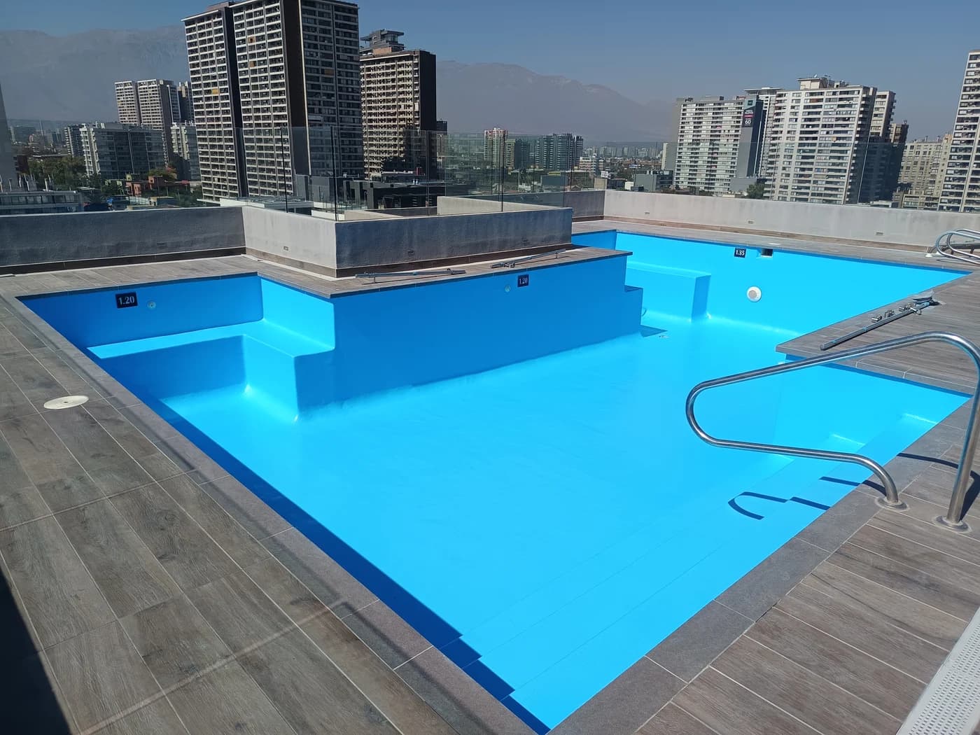 FRP Plástico Reforzado en piscinas iPool