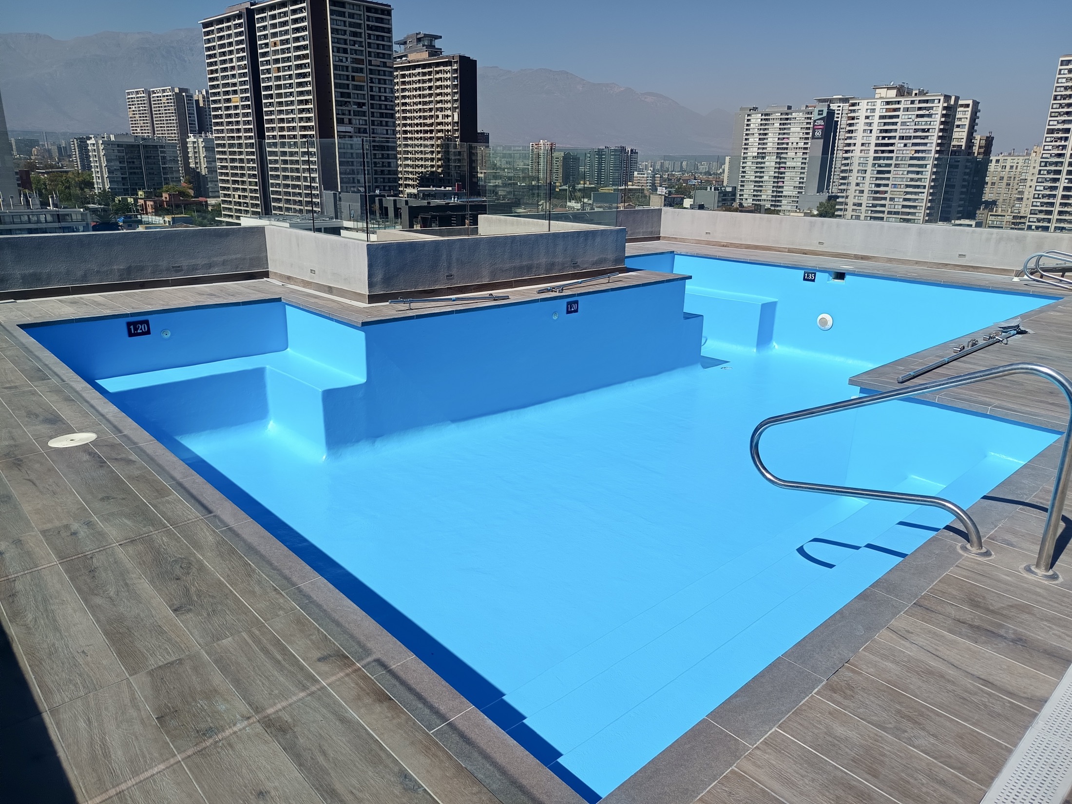 Nueva vida para una comunidad de edificio en Santiago Centro